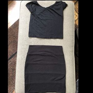 Black ribbed Mini skirt!